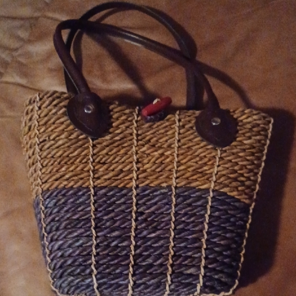 - Stylish Two-Tone Woven Wicker Tote Bag